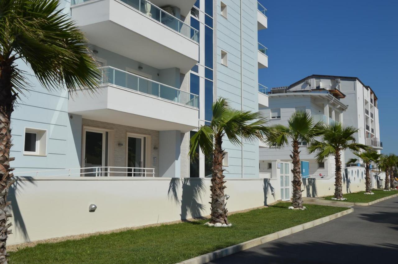 Case Vacanze Blue Bay Resort Розето-дельи-Абруцци Экстерьер фото