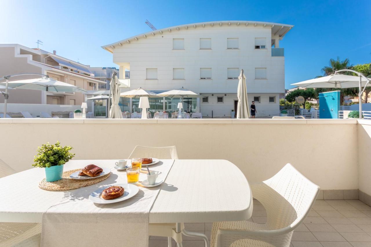 Case Vacanze Blue Bay Resort Розето-дельи-Абруцци Экстерьер фото