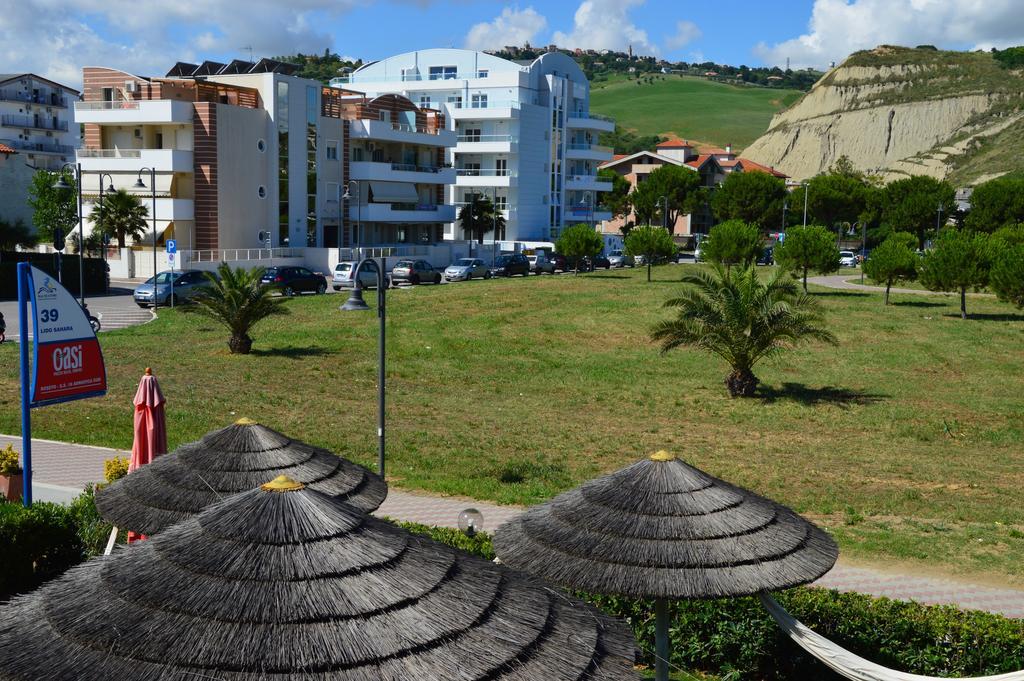 Case Vacanze Blue Bay Resort Розето-дельи-Абруцци Экстерьер фото