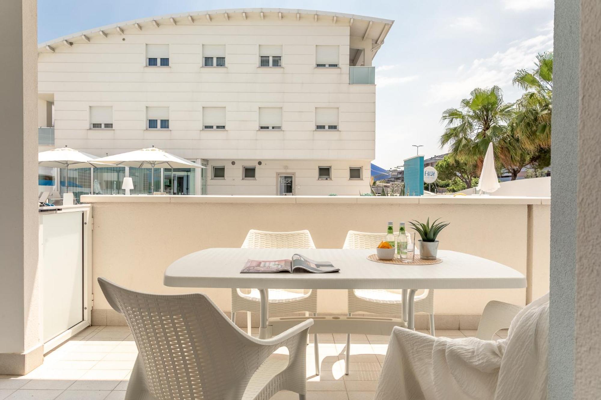 Case Vacanze Blue Bay Resort Розето-дельи-Абруцци Экстерьер фото