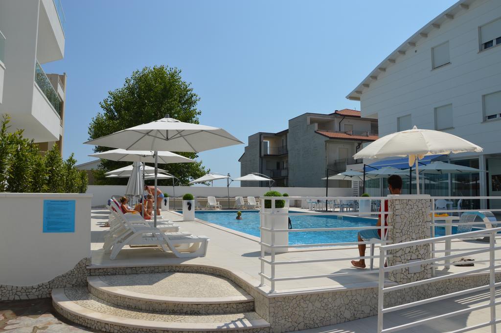 Case Vacanze Blue Bay Resort Розето-дельи-Абруцци Экстерьер фото