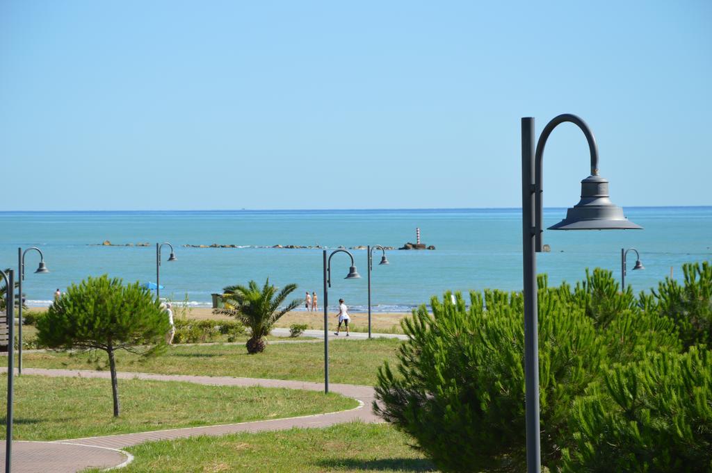 Case Vacanze Blue Bay Resort Розето-дельи-Абруцци Номер фото