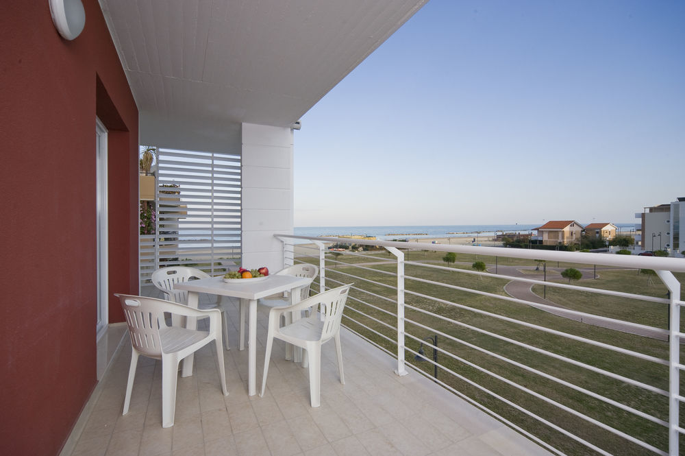 Case Vacanze Blue Bay Resort Розето-дельи-Абруцци Экстерьер фото